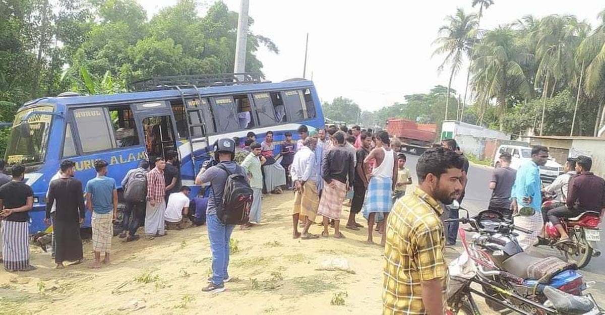 চট্টগ্রামে বাসের চাপায় নিহত ২