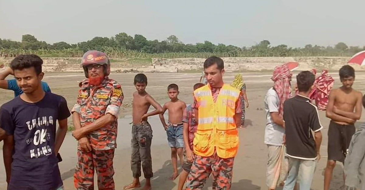গড়াই নদীতে গোসল করতে গিয়ে দুই নারী নিখোঁজ, মেয়ের লাশ উদ্ধার