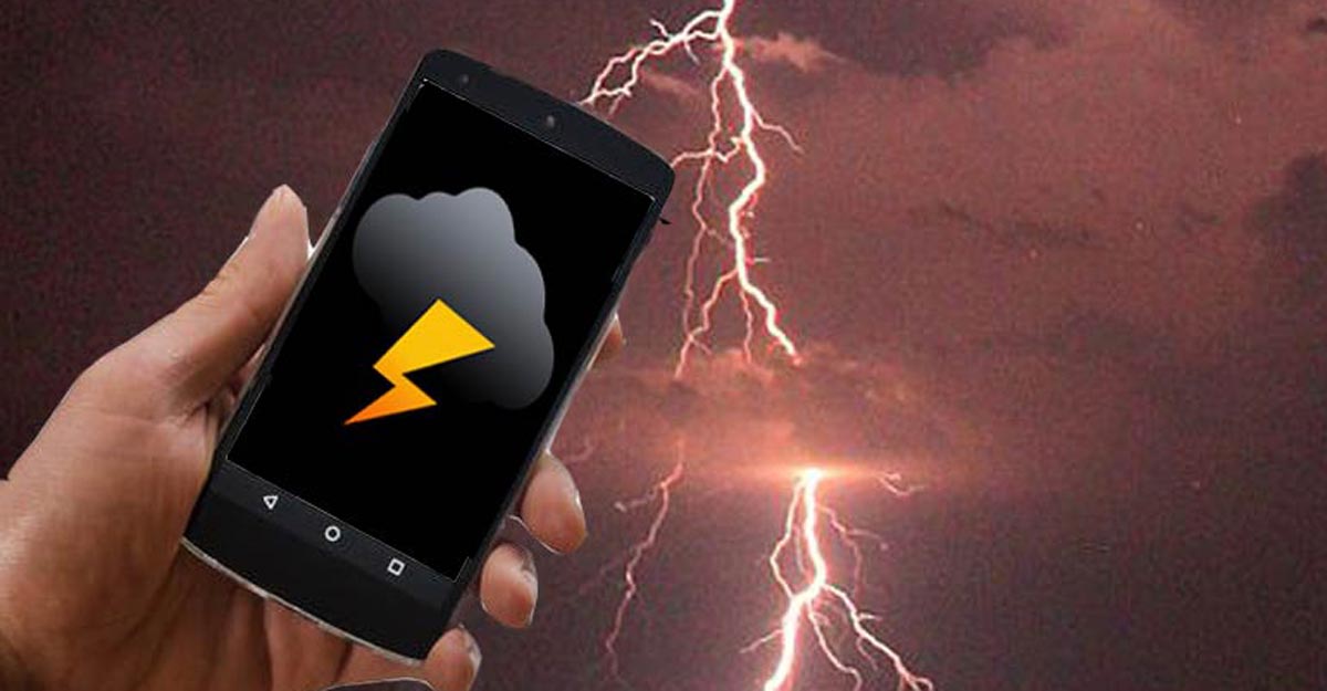 বিদ্যুৎ চমকালে কি স্মার্টফোন বন্ধ করা উচিত?