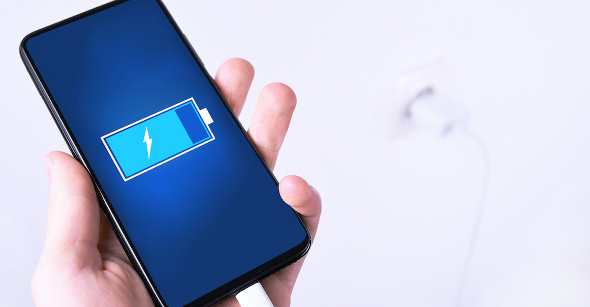 সারাদিন ব্যবহারেও ফুরাবে না ফোনের ব্যাটারি, মানলে এই নিয়ম