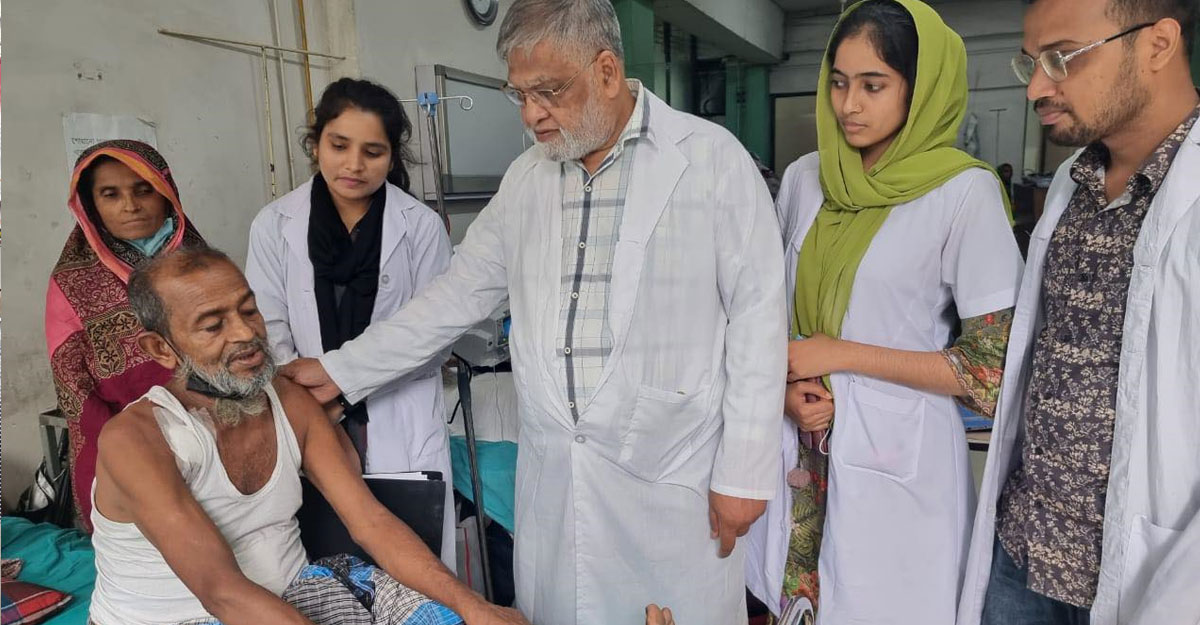 রোগীর পেট থেকে ১৮ কেজি টিউমার অপসারণ করল গণস্বাস্থ্য