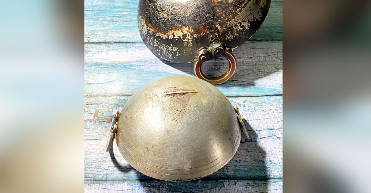 ৫ মিনিটে কড়াইয়ের নিচের পোড়া দাগ দূর করার ঘরোয়া উপায়