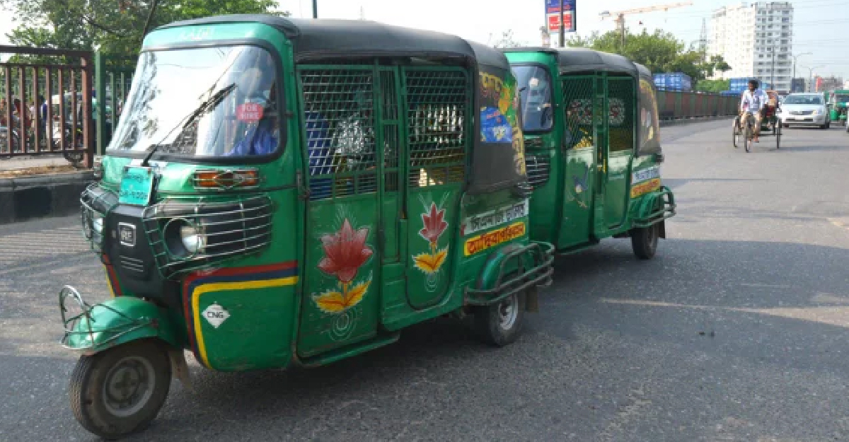 সিএনজিচালিত অটোরিকশার লুকিং গ্লাস বাইরে রাখার নির্দেশ