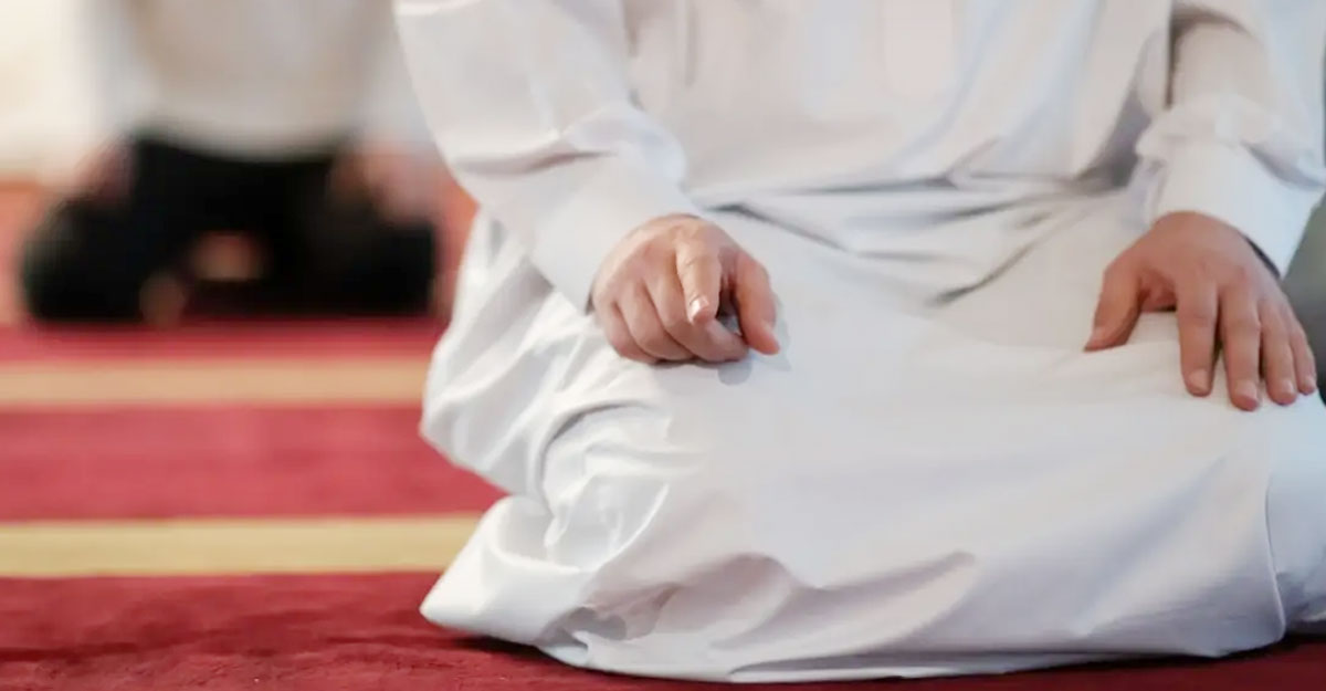 ‘আত্তাহিয়াতু’র উচ্চারণ গুরুত্ব ও ফজিলত