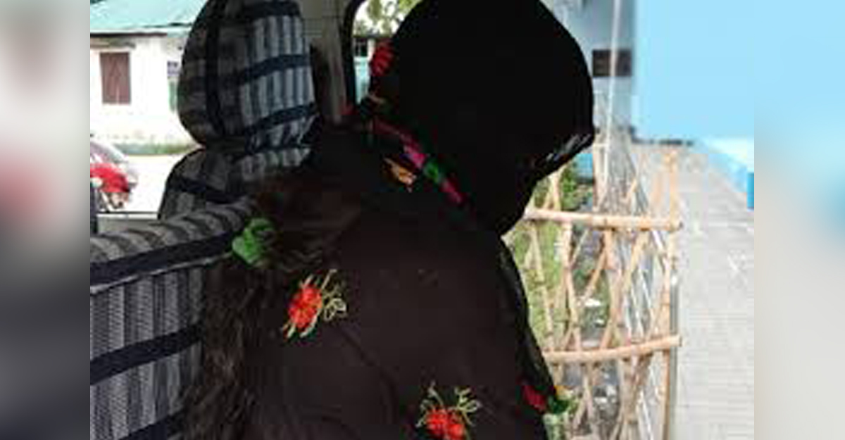 স্বামীর টাকাসহ স্বর্ণালংকার নিয়ে প্রেমিকের সঙ্গে উধাও তরুণী