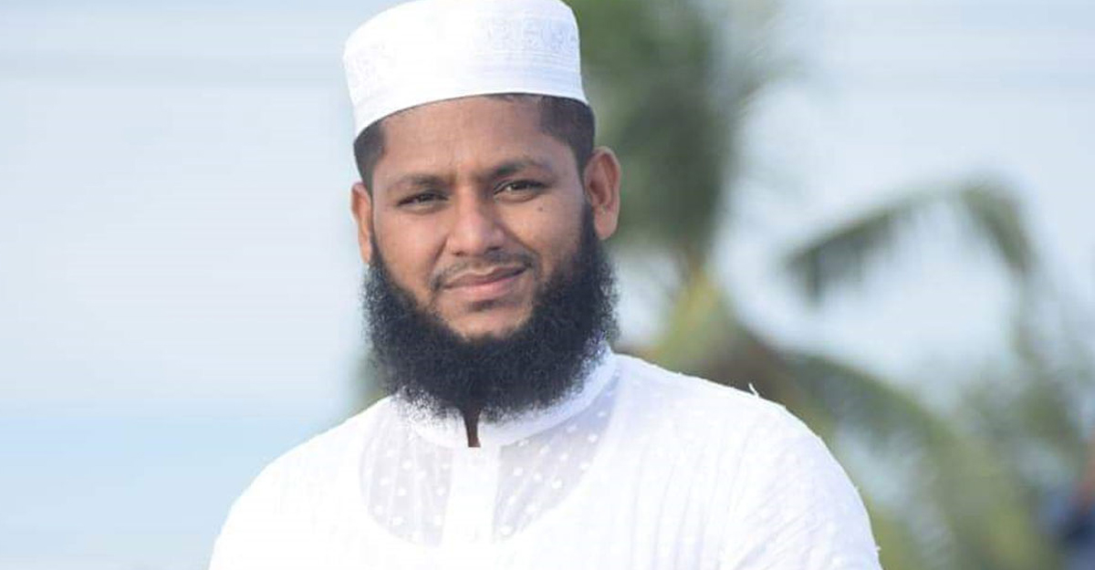 কুমিল্লায় অটোরিকশায় বাসের চাপা, হাফেজ নিহত