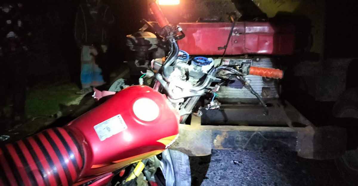 কুষ্টিয়ায় বাইক-ট্রলি সংঘর্ষে প্রাণ হারালেন দুই যুবক