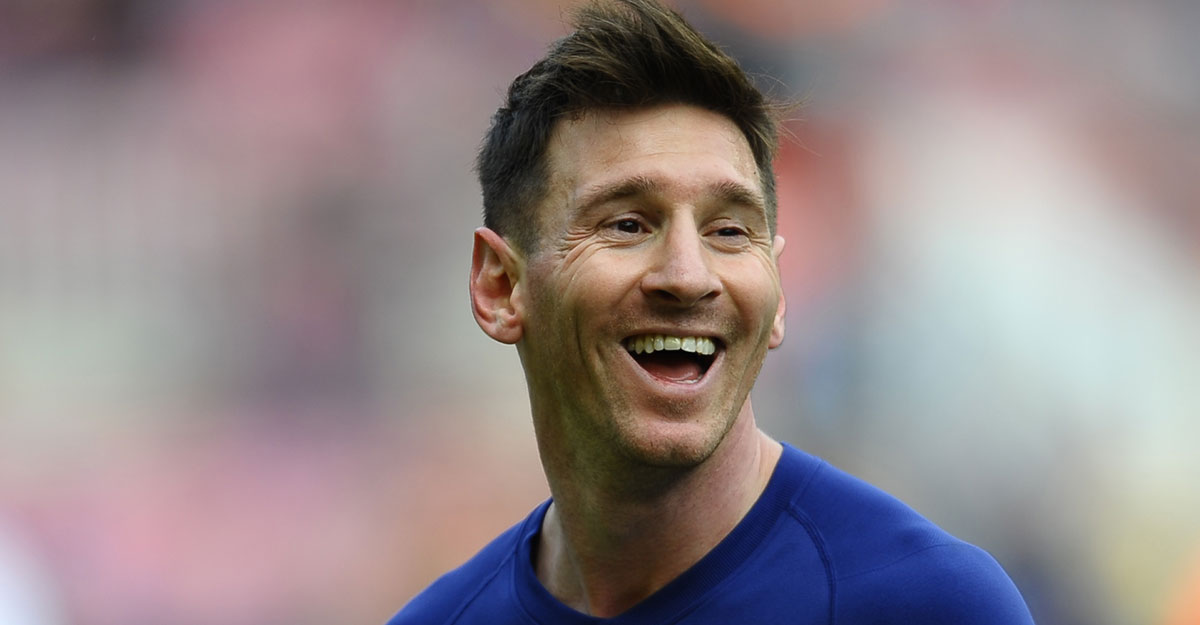 নতুন জুতা পেয়ে আনন্দিত মেসি