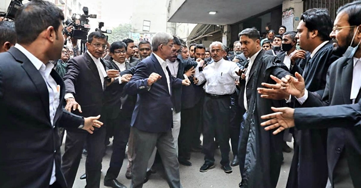 দুই মামলায় আদালতে হাজিরা দিলেন ফখরুল-আব্বাস-গয়েশ্বর