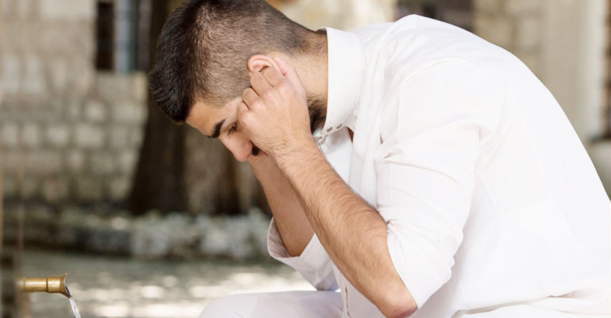 যেসব কারণে অজু ভেঙে যায় যেসব কারণে ভাঙে না