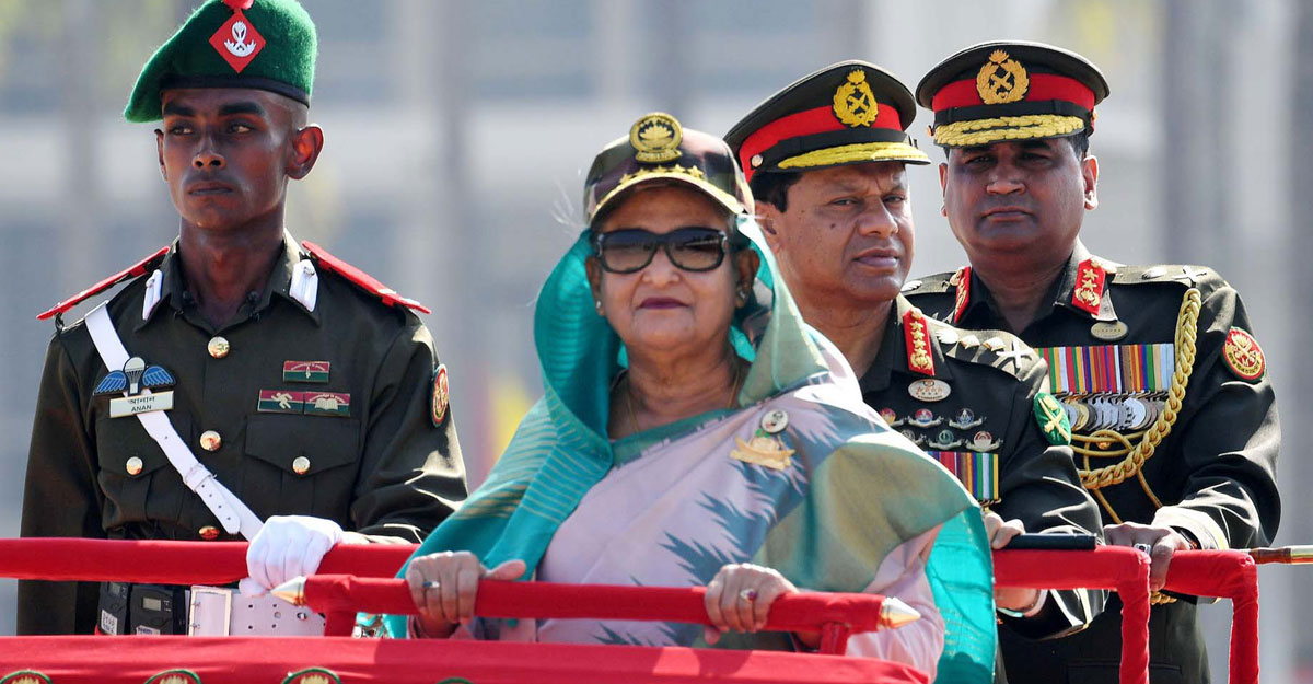 আধুনিক ও সময়োপযোগী যুদ্ধাস্ত্র সংগ্রহ করছে সরকার