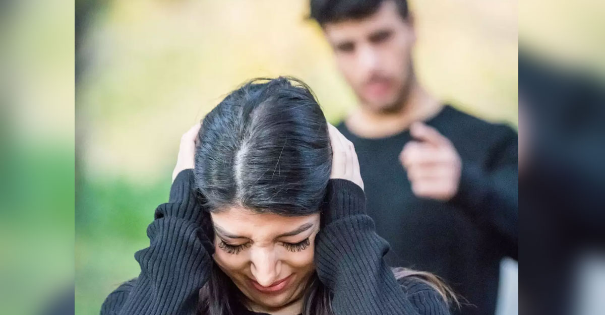 ভুল মানুষের সঙ্গে সম্পর্কে আছেন? বেরিয়ে আসার উপায় জানুন