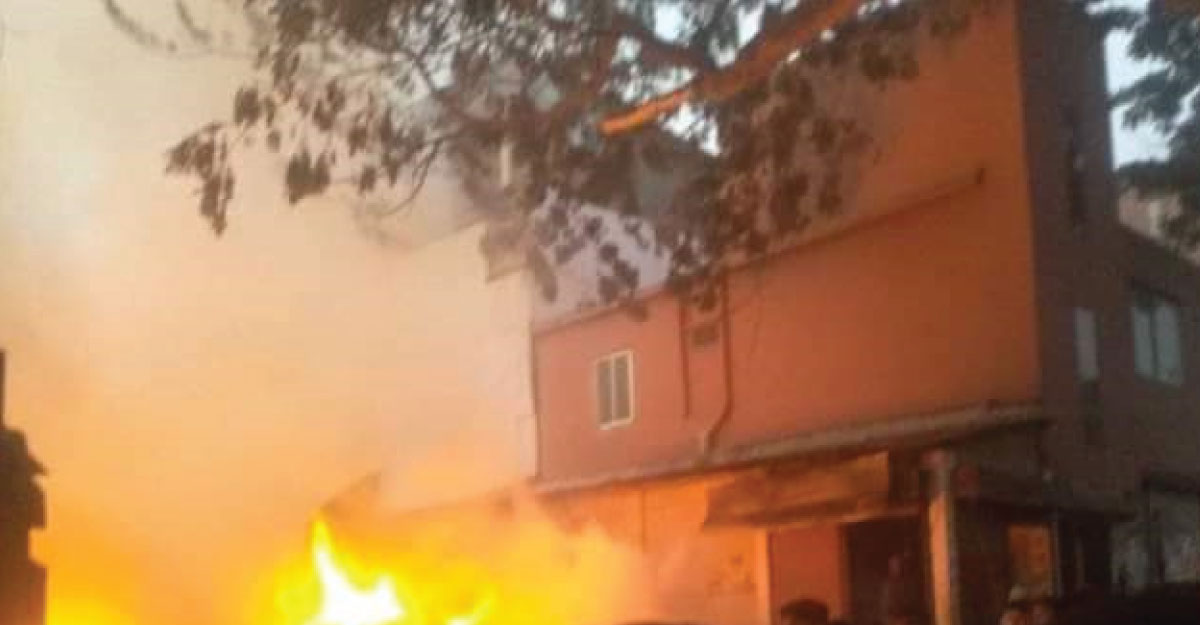 গাইবান্ধায় চালের আড়তে আগুন, ৮ ব্যবসা প্রতিষ্ঠান পুড়ে ছাই