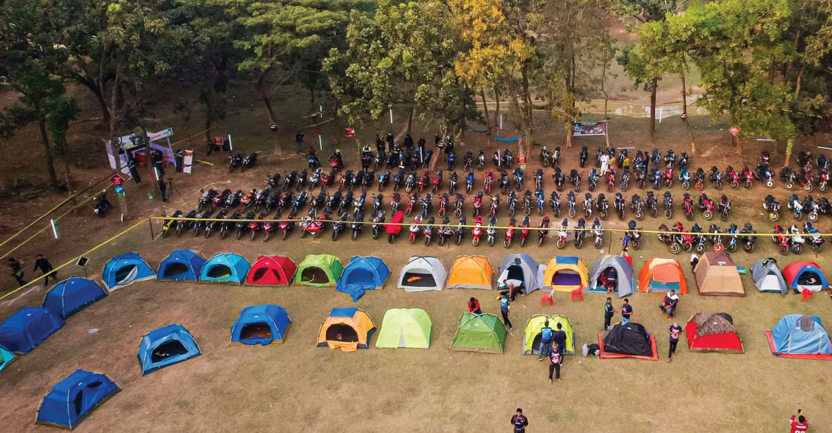 পাহাড়ের পাদদেশে হাজার বাইকারের মিলন মেলা