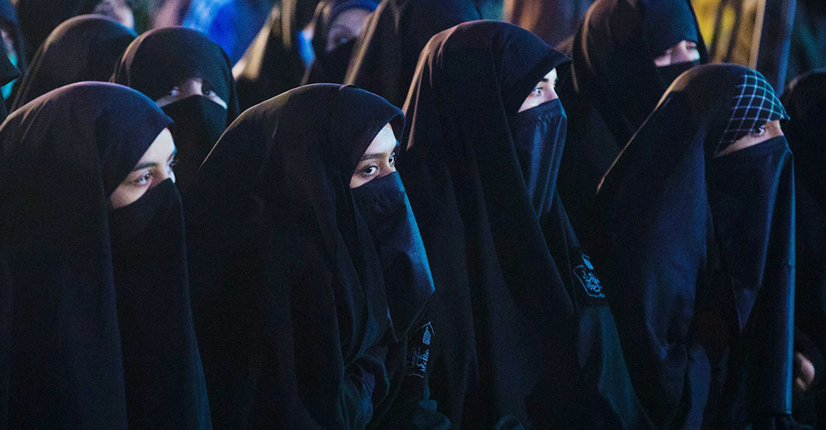 ‘নারী স্বামীর পাঁজরের হাড় দিয়ে তৈরি’ হাদিসের মর্মার্থ