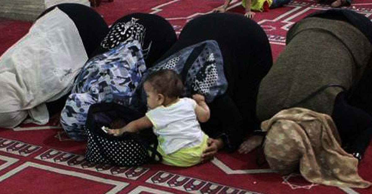 নারীরা মসজিদে নামাজ পড়তে পারবেন?