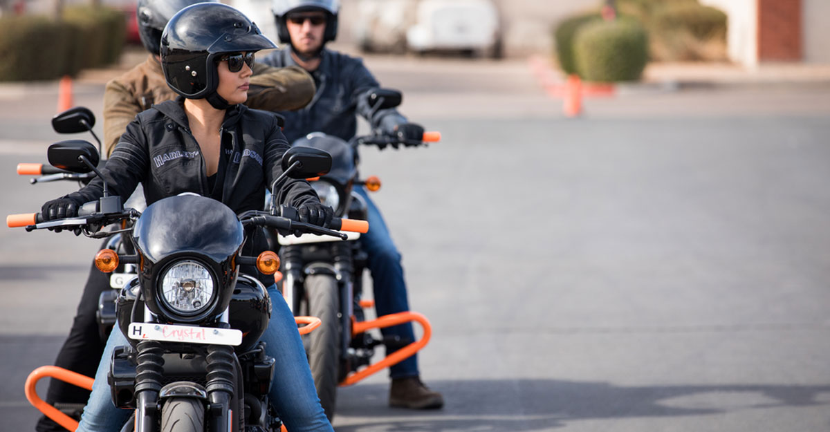 অল্প খরচে মোটরসাইকেল চালানো শেখাচ্ছে সরকার