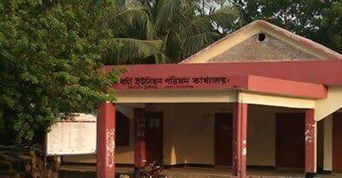 জন্মনিবন্ধন করতে অতিরিক্ত ফি আদায়ের অভিযোগ