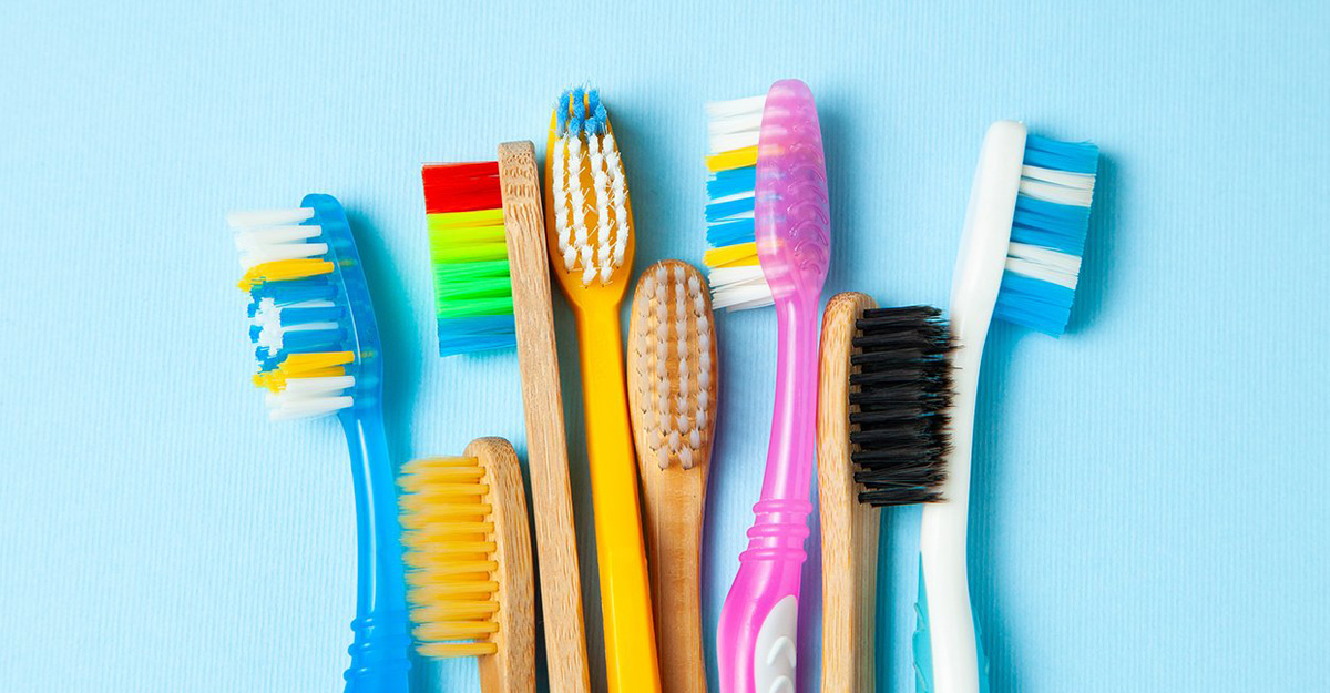 দাঁত মাজার ব্রাশ কতদিন পর পর বদলাবেন?