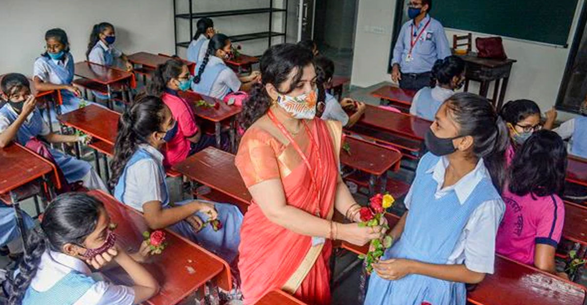 ৪৫ হাজার শিক্ষক নিয়োগ পরীক্ষা পিছিয়ে ৮ এপ্রিল