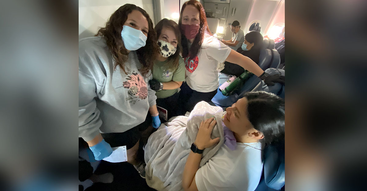 baby birth on plane