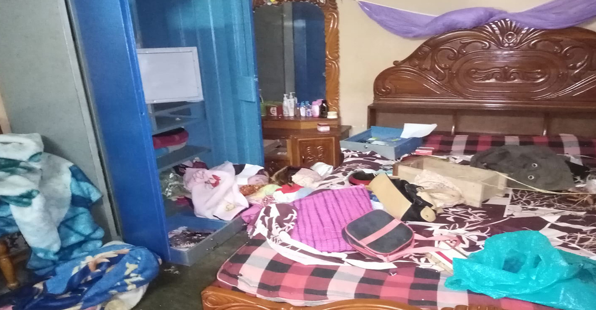 দিনাজপুরে প্রবাসীর বাড়িতে চুরি