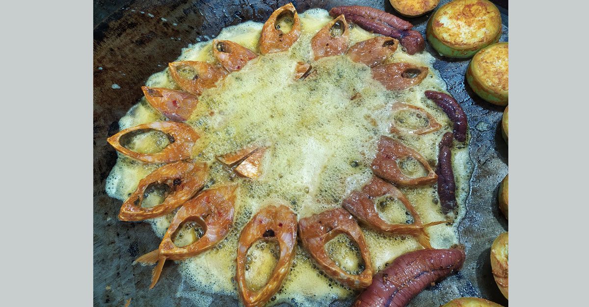 পদ্মার ইলিশ: মাওয়া ঘাটে প্রতি রাতেই ‘উৎসব'