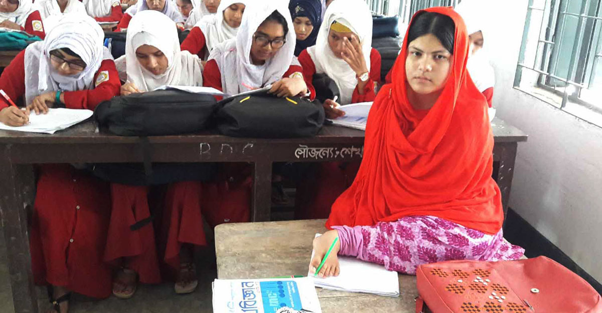 এক পায়ে যুদ্ধ জয় করে চলেছে তামান্না