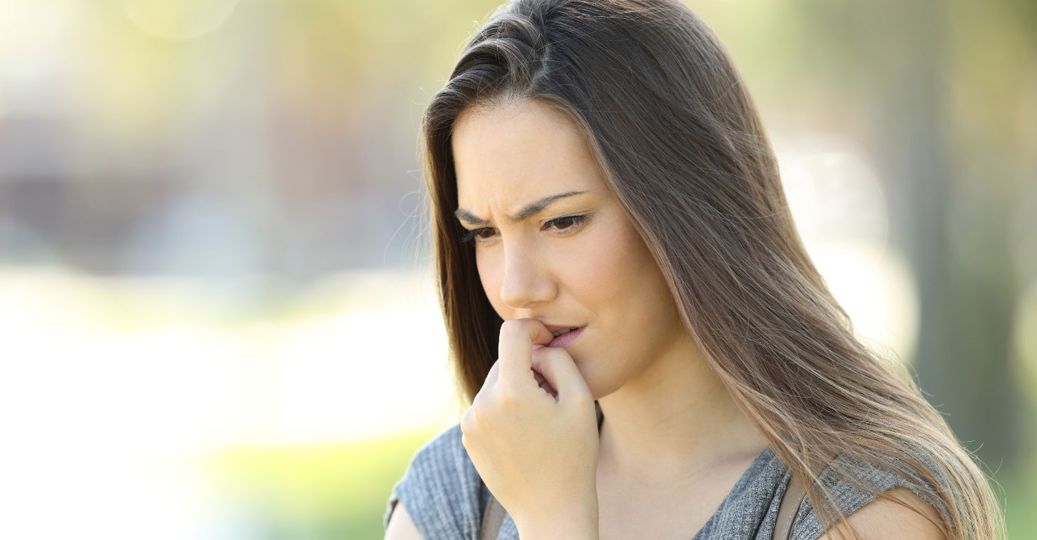 দাঁত দিয়ে নখ কাটার কুফল জানুন