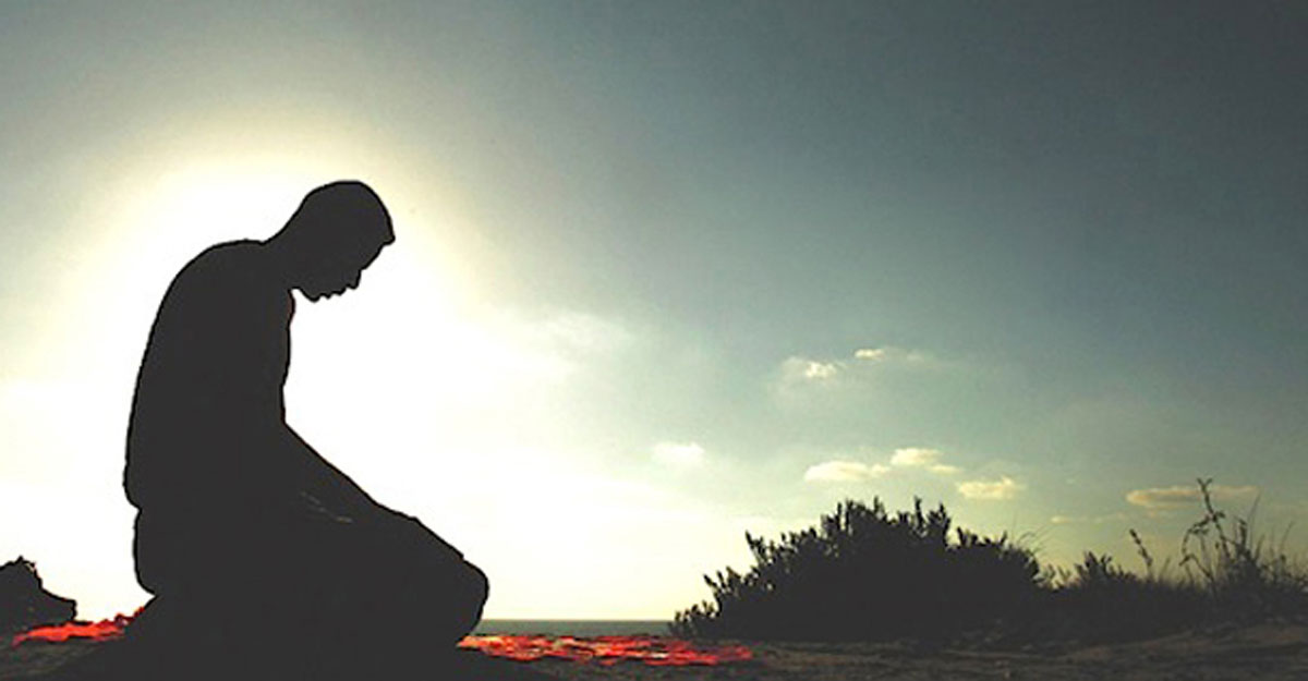 টি-শার্ট পরে নামাজ পড়ার বিধান