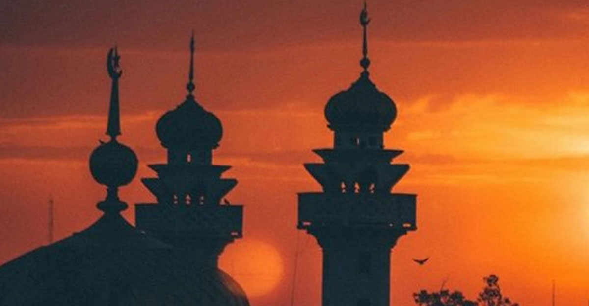 মেরাজ অস্বীকার করায় উতবার পরিণতি