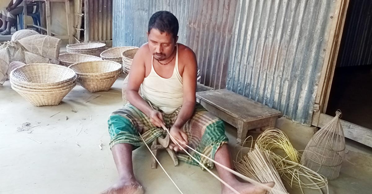 অন্ধত্ব হার মেনেছে মৃত্যুঞ্জয়ের কাছে