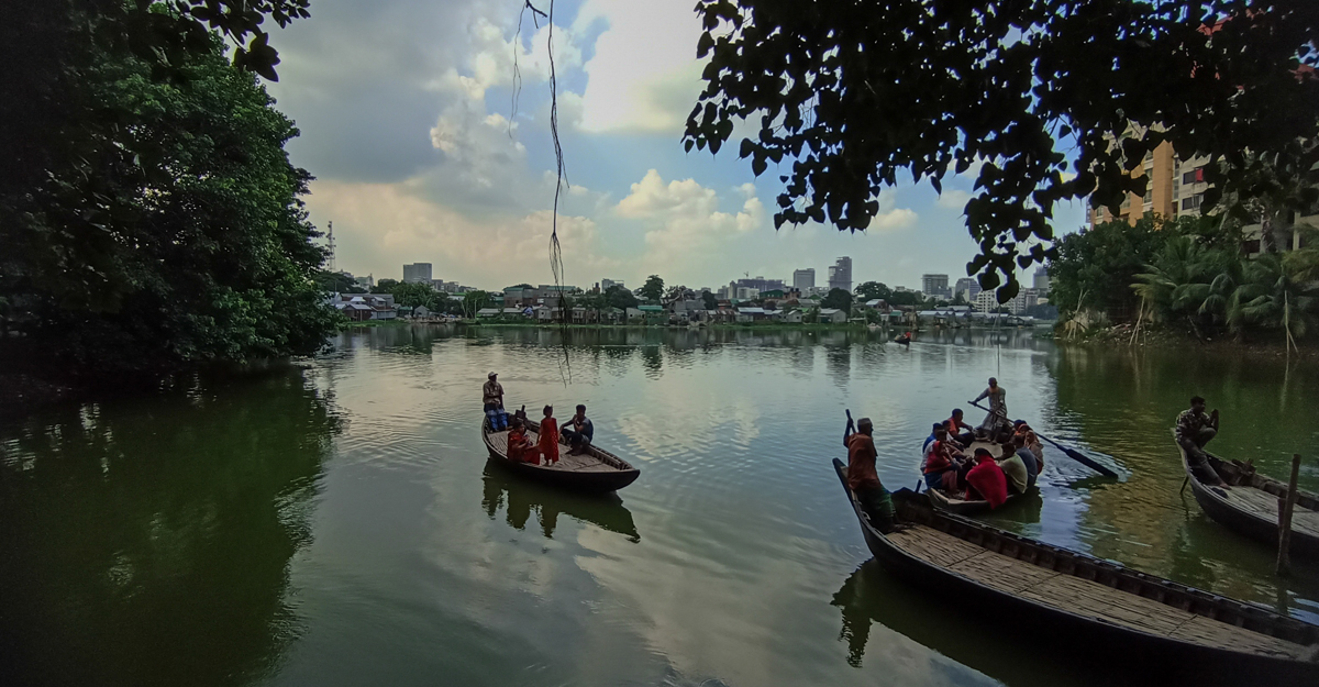 শহুরে জীবনে গ্রামীণ পরশ