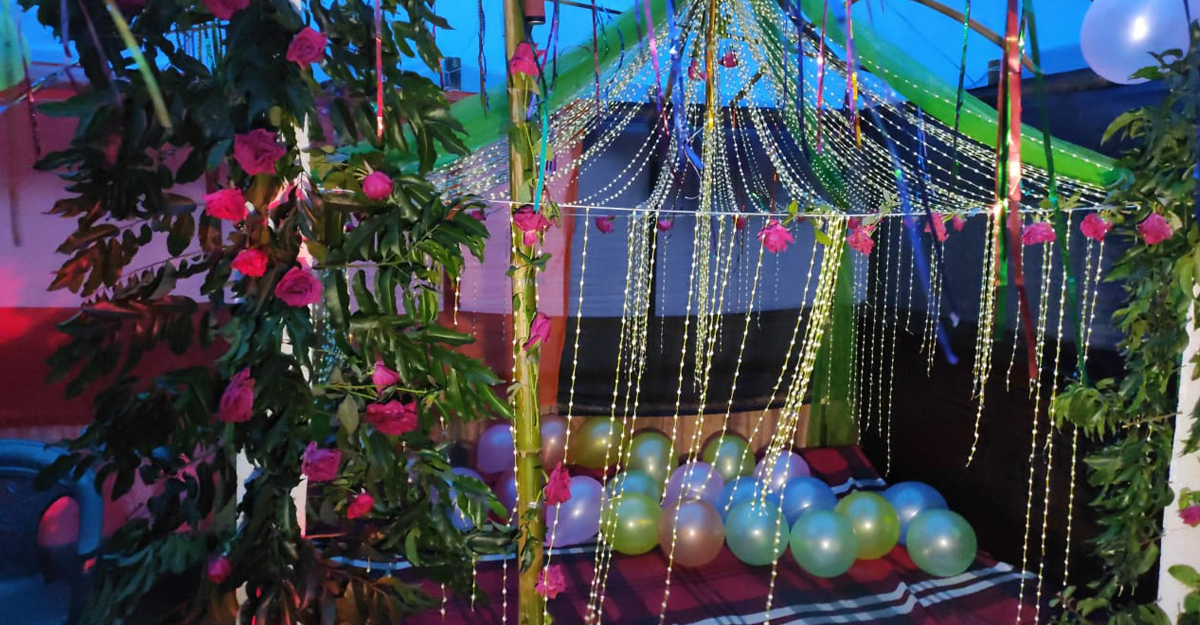 পুকুরের মাঝখানেই হলো হালিম মিয়ার বাসর!