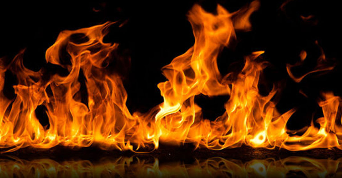 হিংসার আগুনে দগ্ধ হয় হিংসুক নিজেই