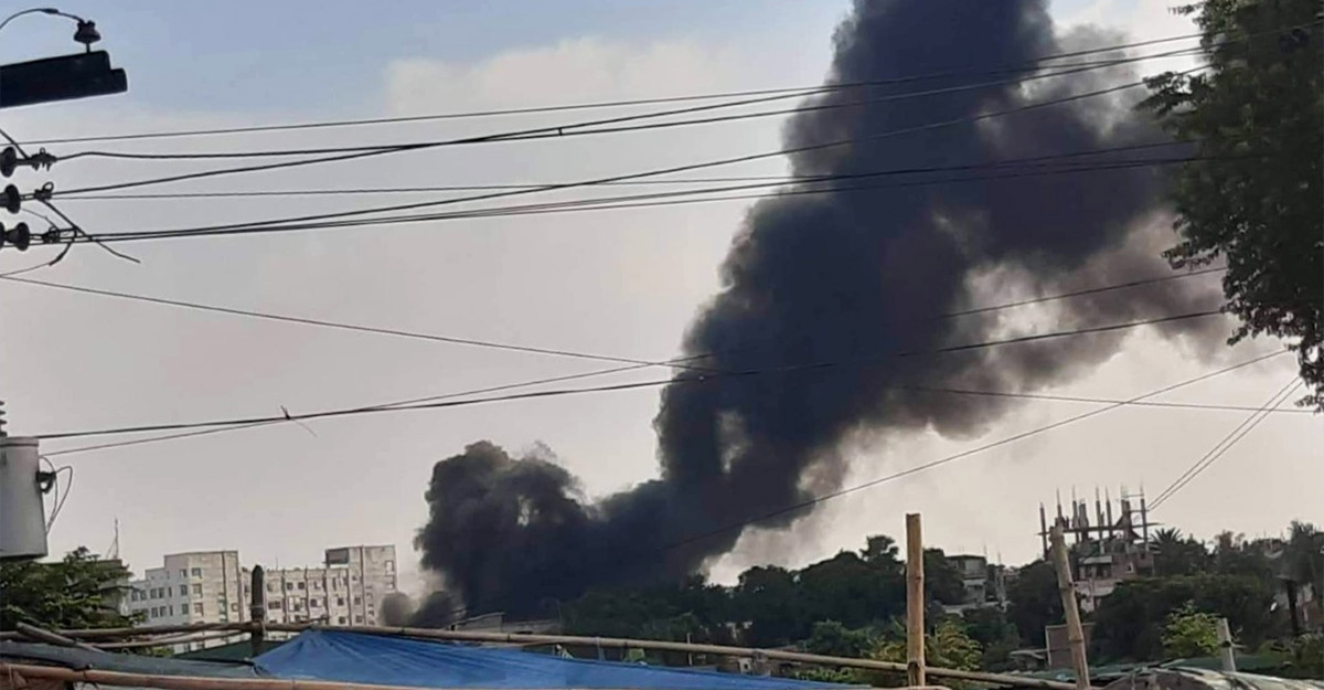 আশুলিয়ায় পোশাক কারখানায় আগুন