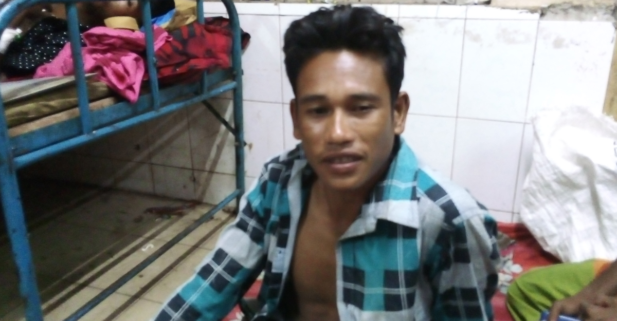 রিকশাচালককে রড দিয়ে পিটিয়ে জখম