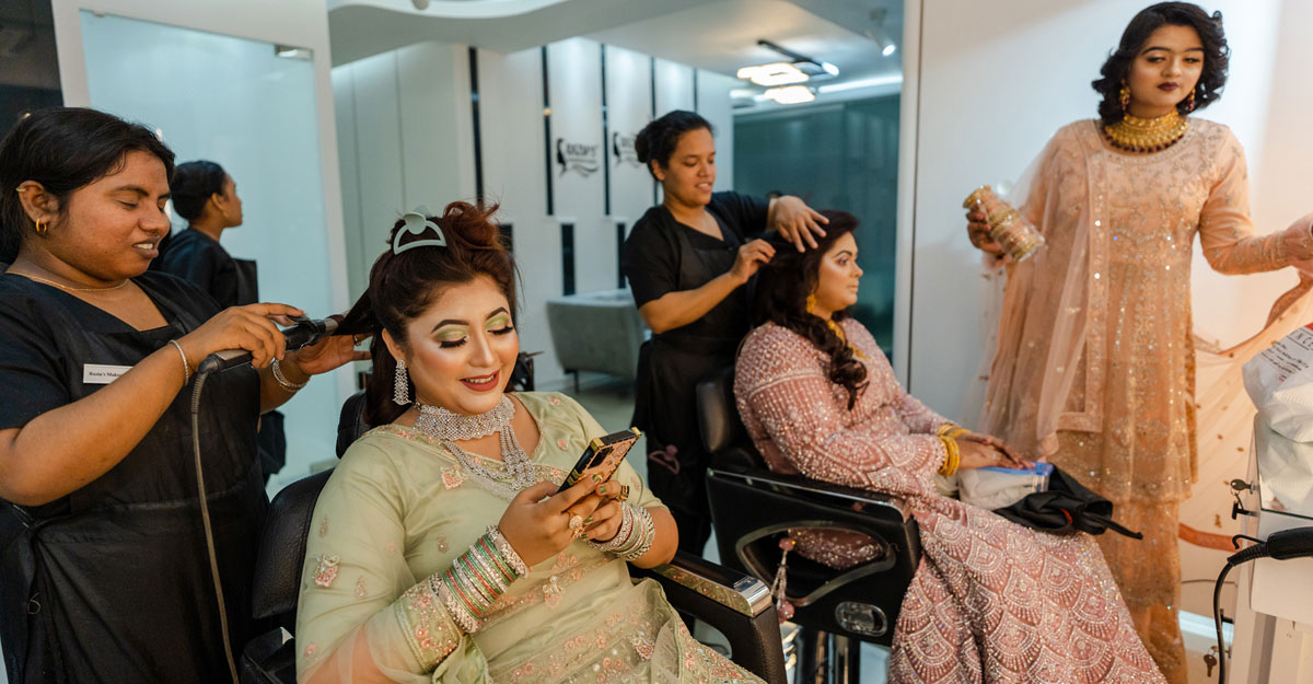 ধানমন্ডিতে নতুন ঠিকানায় রাজিয়া’স মেকওভার