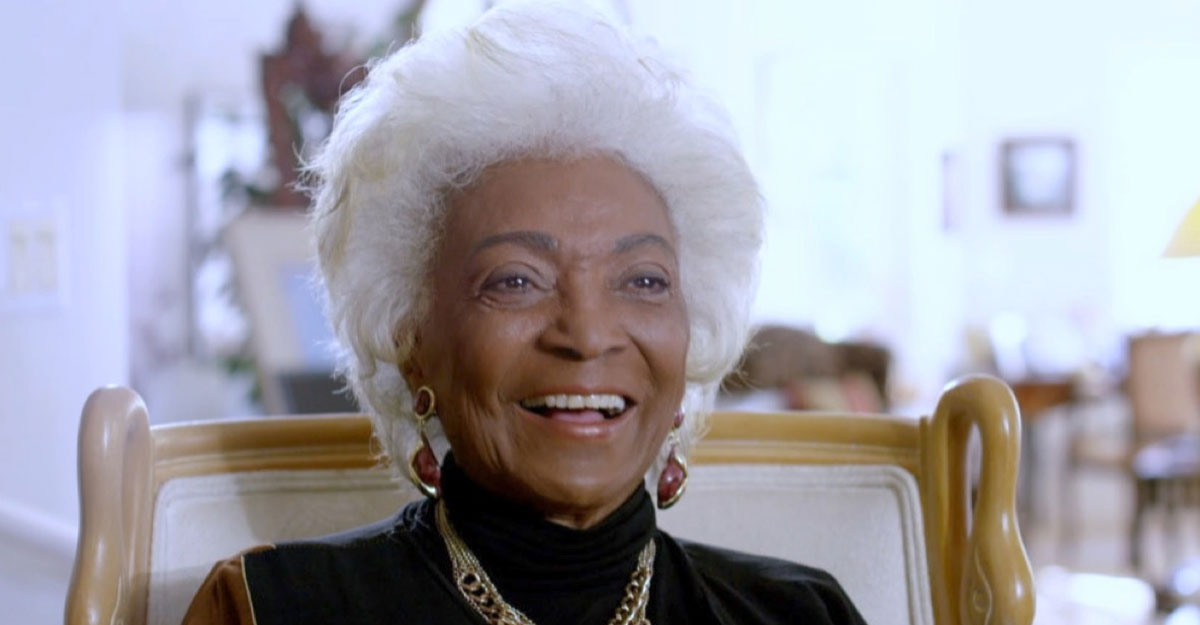 হলিউড অভিনেত্রী নিকোলাস মারা গেছেন