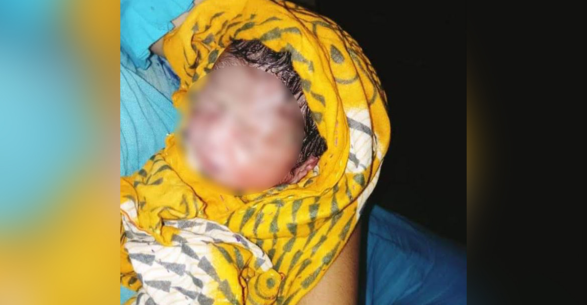 ড্রেনের পাশে প্লাস্টিক ব্যাগে মোড়ানো ছিল জীবিত নবজাতক