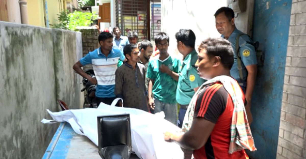 বিবস্ত্র অবস্থায় গেটে পড়ে ছিল প্রবাসীর স্ত্রীর মরদেহ