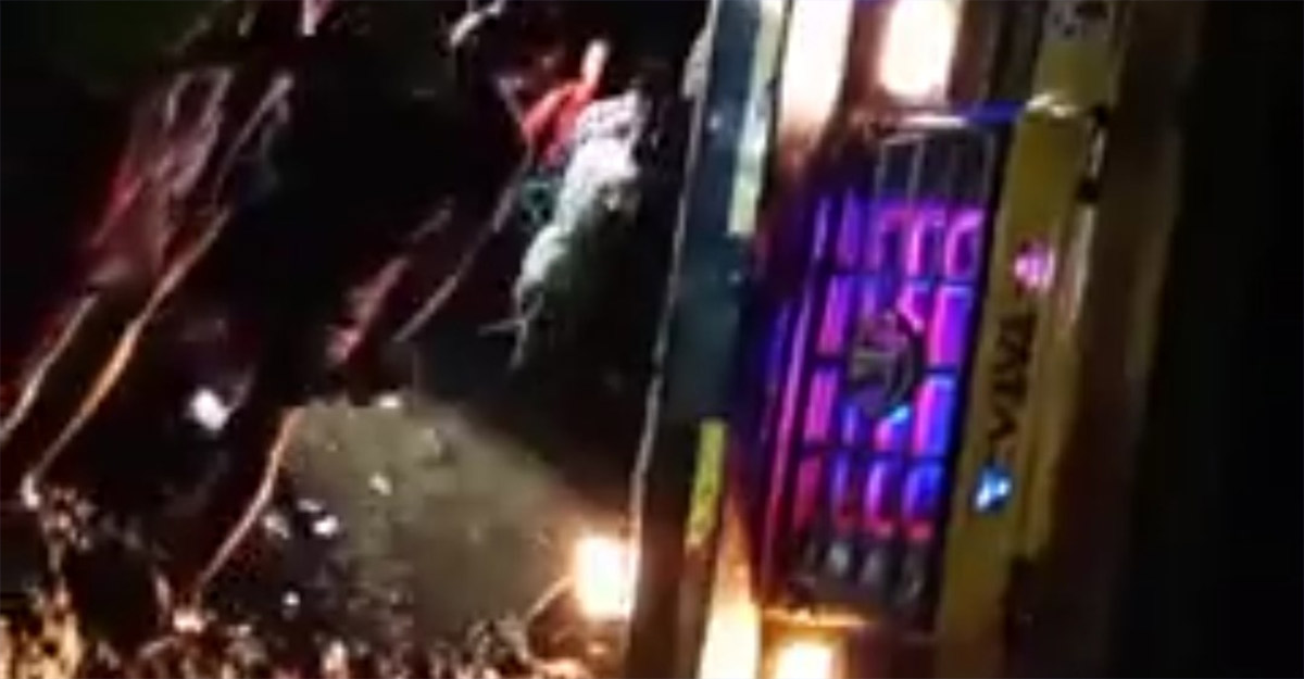 ধান বোঝাই ট্রাক উল্টে শ্রমিক নিহত