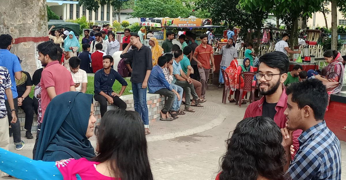 ভর্তিচ্ছুদের পদচারণায় মুখরিত রাবি ক্যাম্পাস