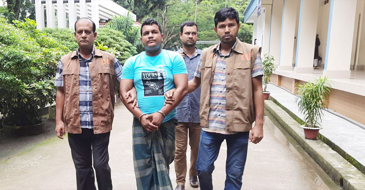 টাঙ্গাইলে চলন্ত বাসে ডাকাতি-ধর্ষণ, গ্রেফতার ১