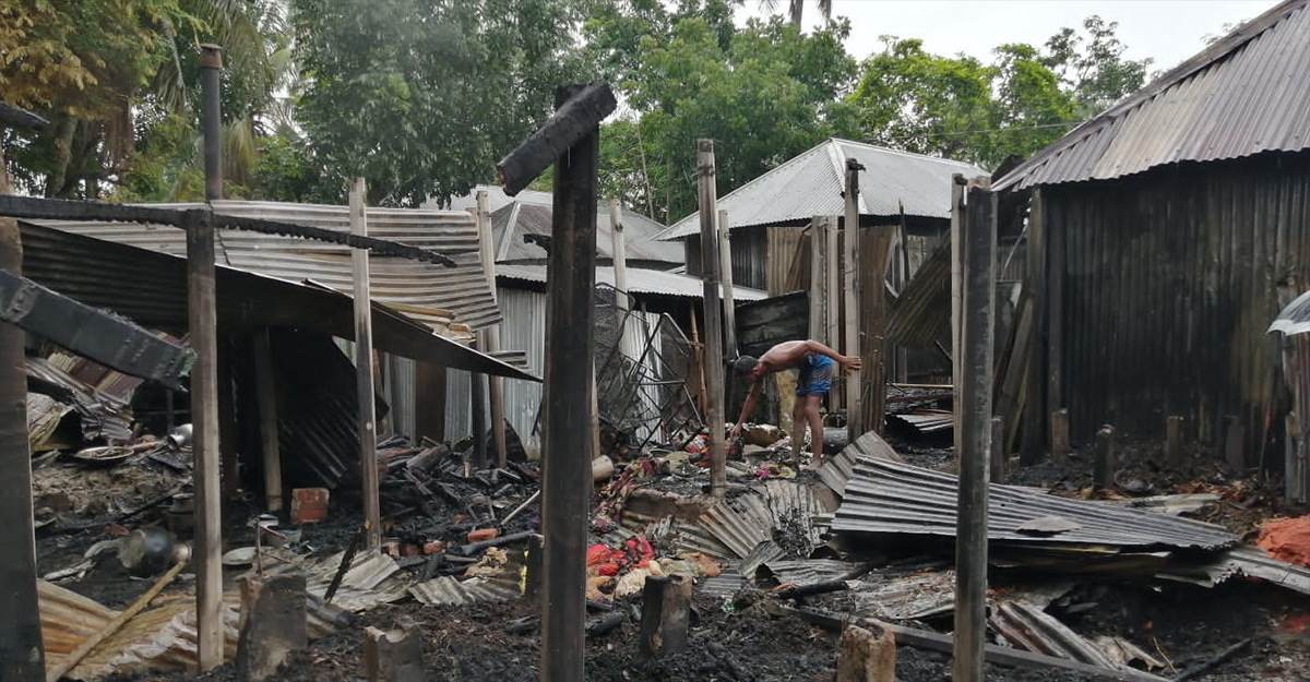 মানিকগঞ্জে আগুনের তাণ্ডব দেখে বৃদ্ধার মৃত্যু