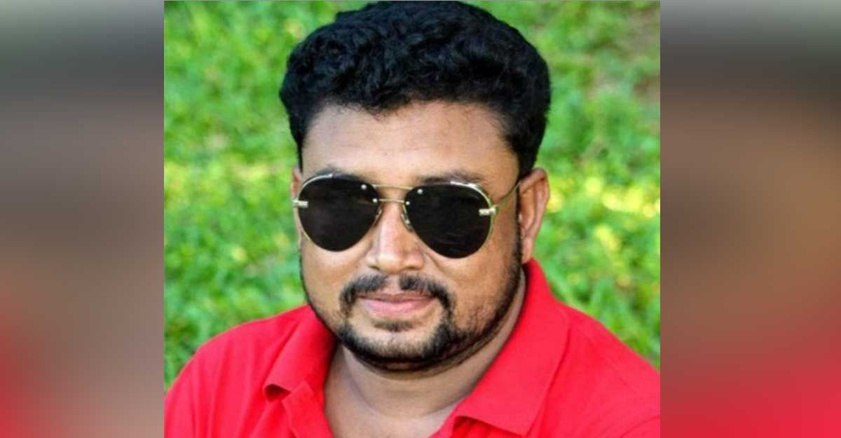 প্লাস্টিকের বস্তা থেকে ভারতীয় সাবান উদ্ধার, সাংবাদিক আটক