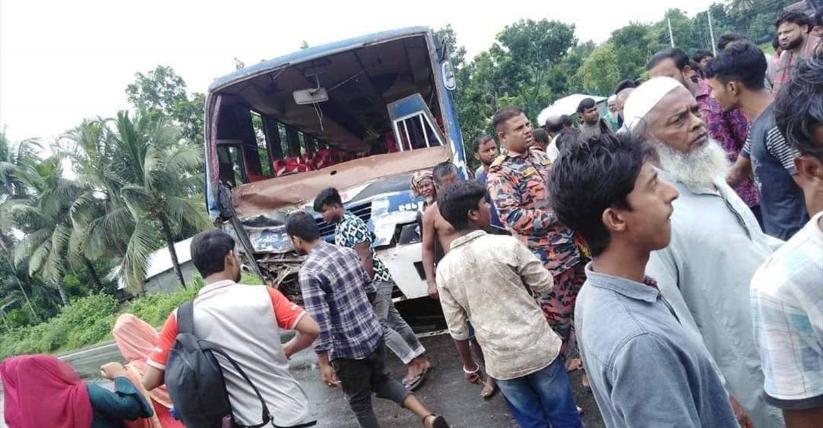 রাজবাড়ীতে বাস-ট্রাক সংঘর্ষে ট্রাকচালক নিহত