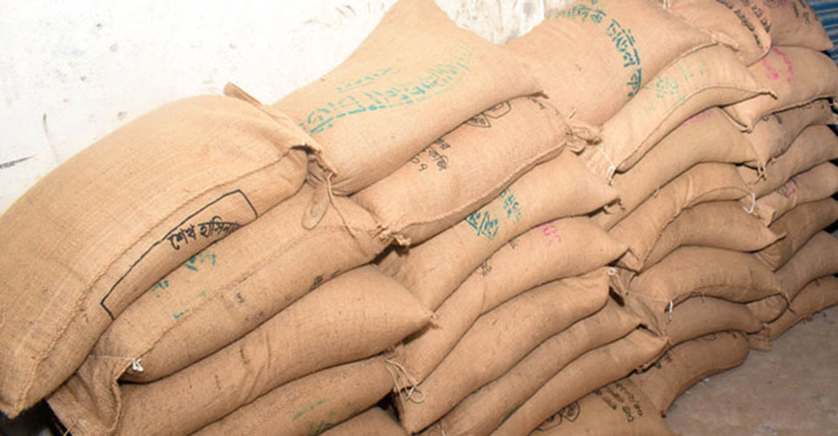 ঈদে এক লাখ তিন শ মে.টন ভিজিএফ চাল বরাদ্দ দিয়েছে সরকার