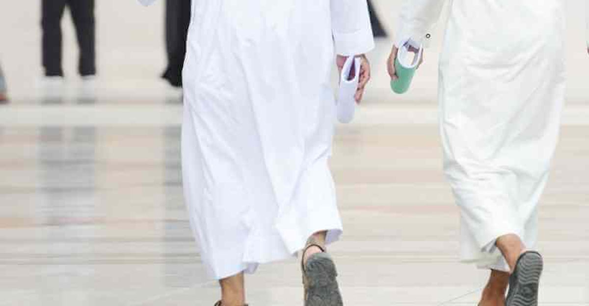 রাস্তায় চলাচলের সুন্নত