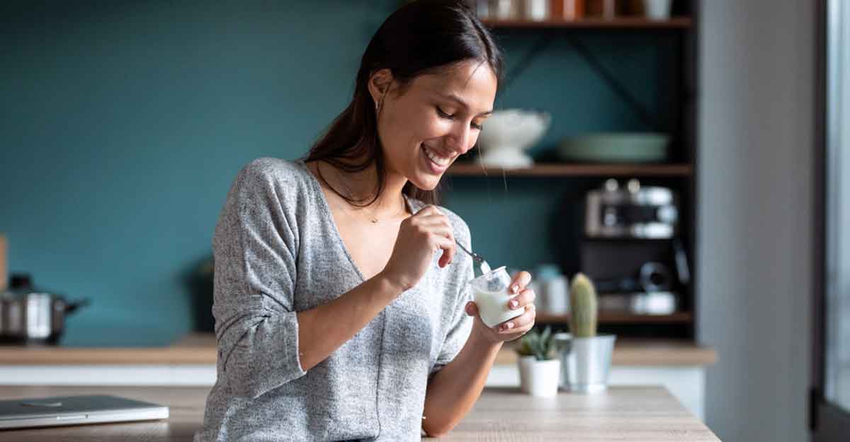 দইয়ের সঙ্গে এসব খাবার খেলেই বিপদ